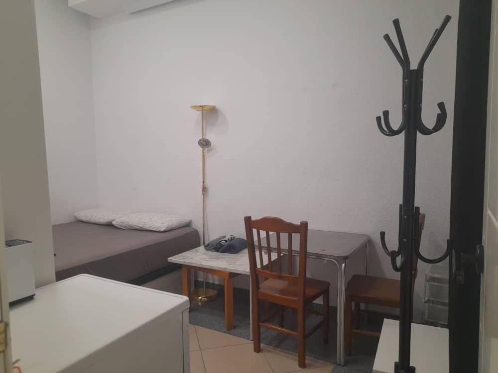 Scrapboooking Hotel Madrid Buitenkant foto